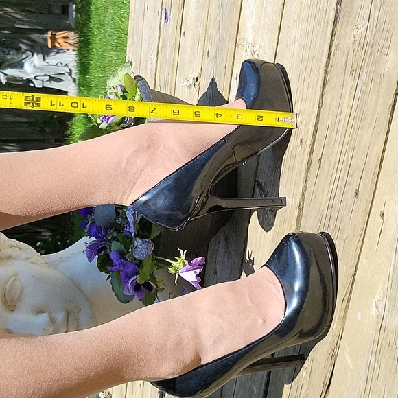Super Sexy Faux-Patent Platform Stilettos! 7 - Picture 7 of 10